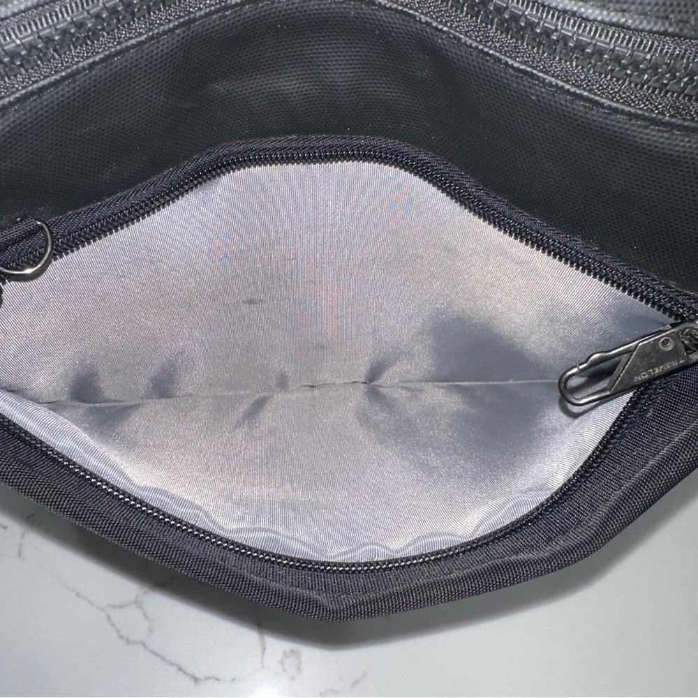 Travelon Anti-Theft Metro Crossbody Bag Black RFID 43414 - Picture 3 of 16